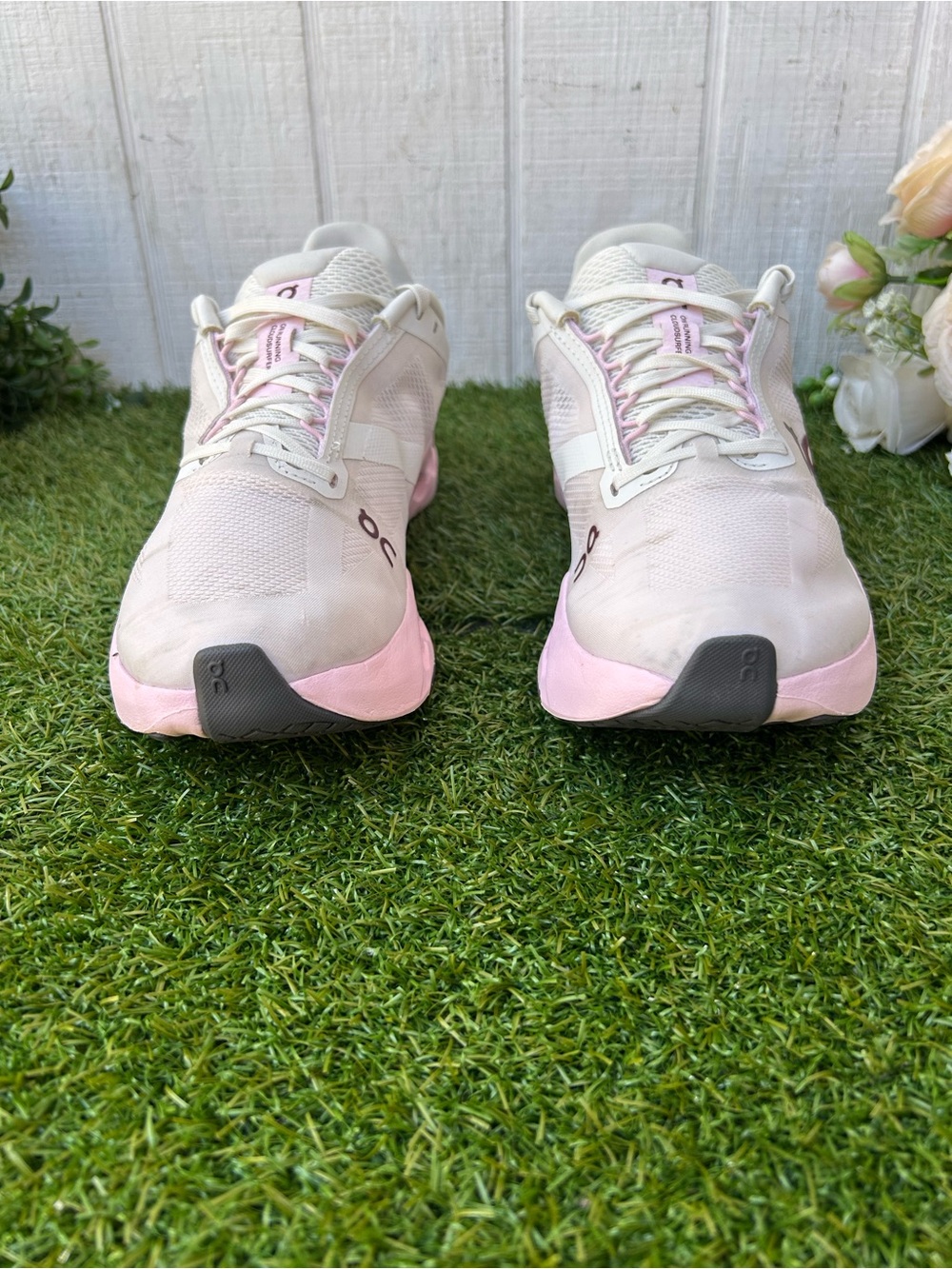 ON Cloudsurfer Next Peony | Ivory WOMEN size 7.5 gently used - Picture 14 of 16